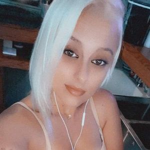 Meet your Posher, Seaira